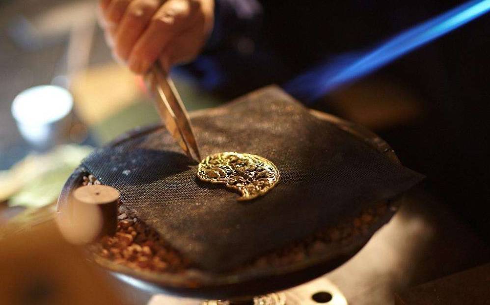 珠寶界的‘活化石’ 花絲鑲嵌，行走中的珠寶工藝歷史